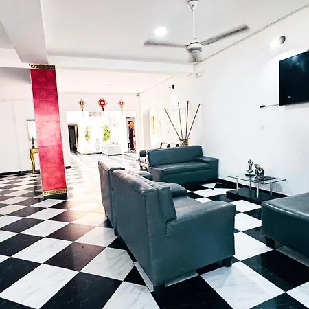 Beijing Hotel 3*